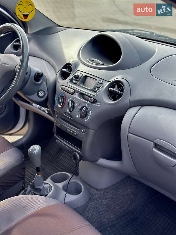 Хэтчбек Toyota Yaris 2001 в Черновцах фото 16 Хэтчбек Toyota Yaris 2001 в Черновцах