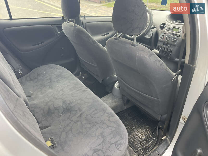 Хэтчбек Toyota Yaris 2001 в Ровно фото 10 Хэтчбек Toyota Yaris 2001 в Ровно