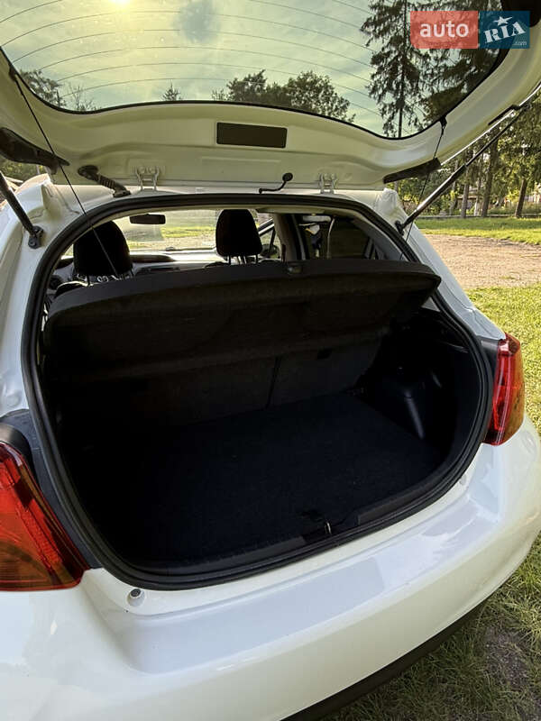 Хетчбек Toyota Yaris 2016 в Збаражі