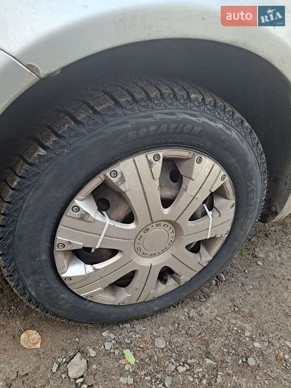 Хэтчбек Toyota Yaris 2005 в Львове