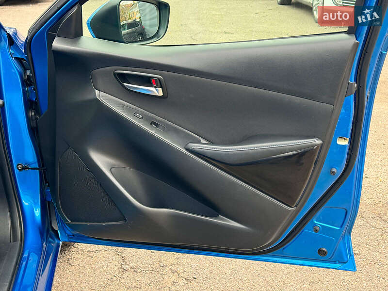 Седан Toyota Yaris 2017 в Вінниці