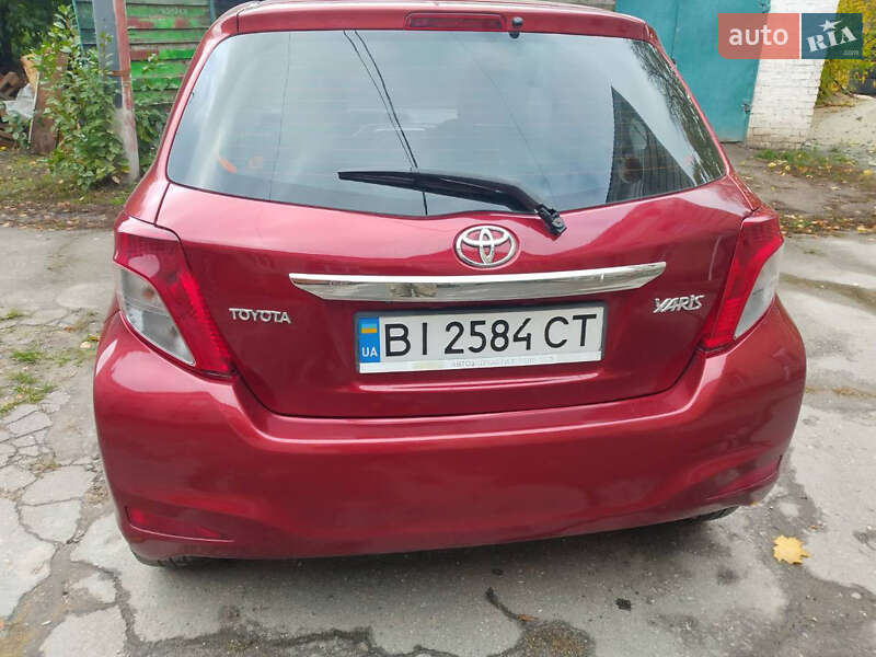 Хэтчбек Toyota Yaris 2011 в Кременчуге