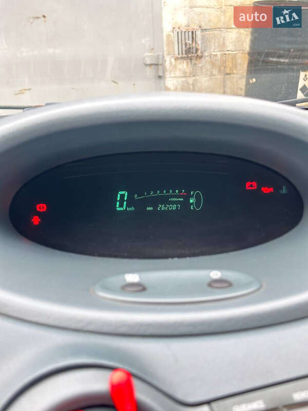 Хетчбек Toyota Yaris 2000 в Львові фото 6 Хетчбек Toyota Yaris 2000 в Львові