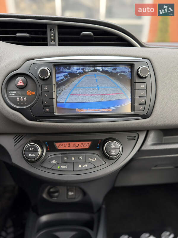 Хетчбек Toyota Yaris 2016 в Івано-Франківську