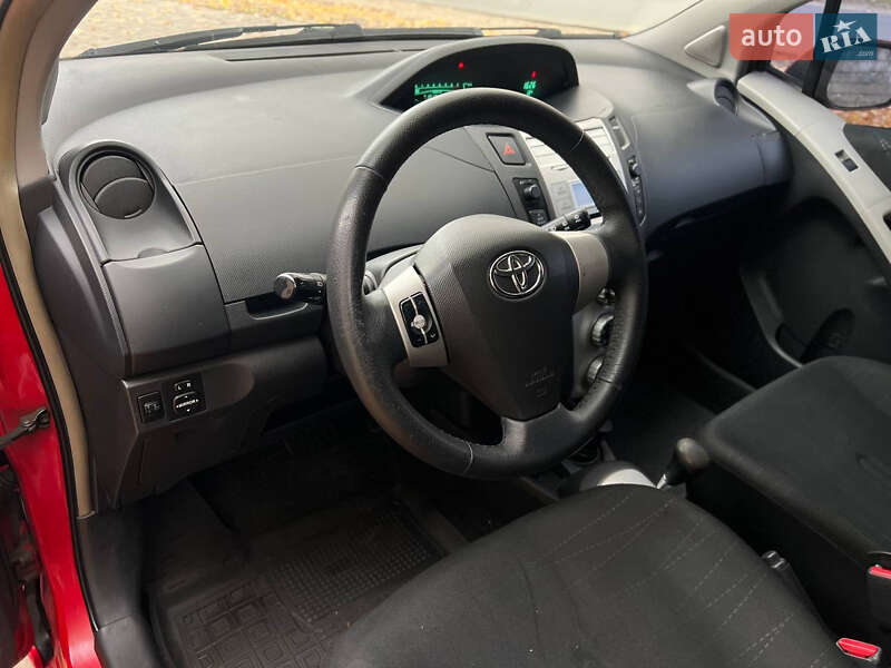 Хетчбек Toyota Yaris 2006 в Одесі