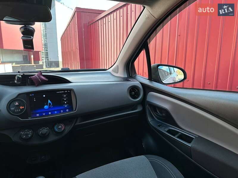 Хэтчбек Toyota Yaris 2018 в Киеве