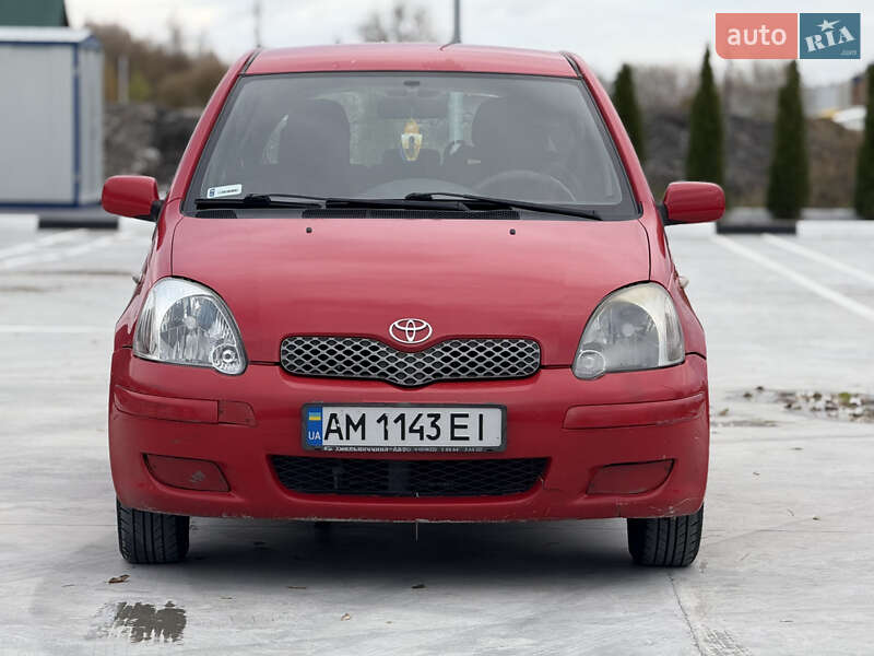 Хэтчбек Toyota Yaris 2003 в Звягеле