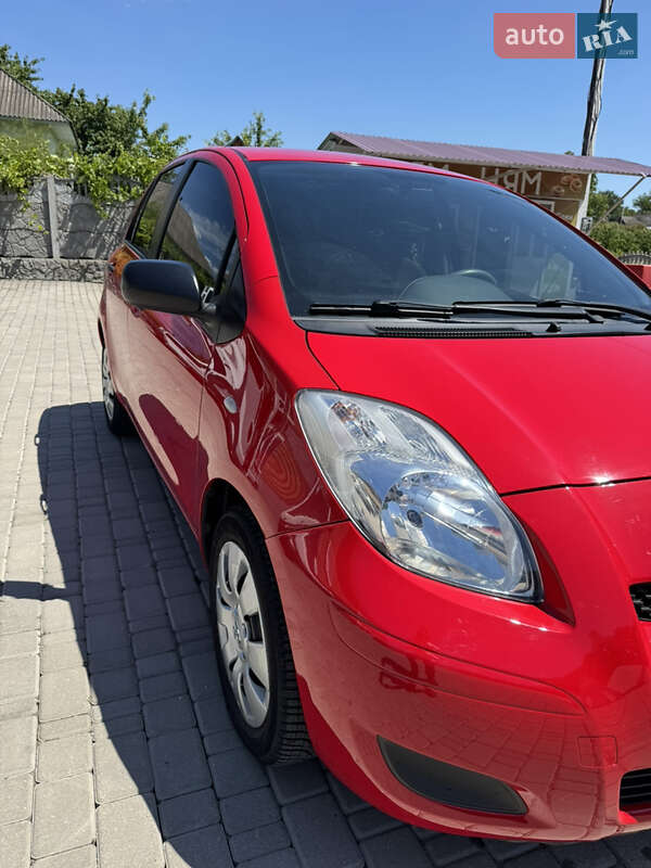 Седан Toyota Yaris 2011 в Хотине фото 2 Седан Toyota Yaris 2011 в Хотине