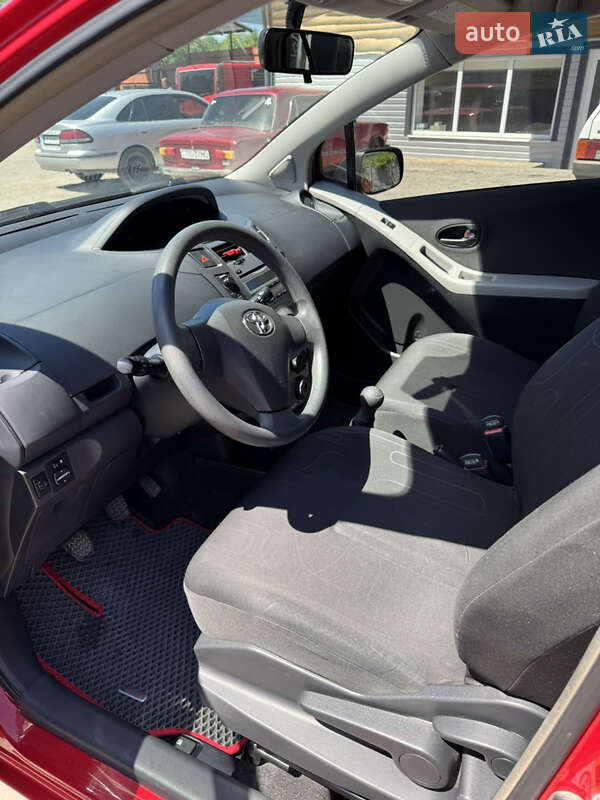 Седан Toyota Yaris 2011 в Хотине фото 7 Седан Toyota Yaris 2011 в Хотине