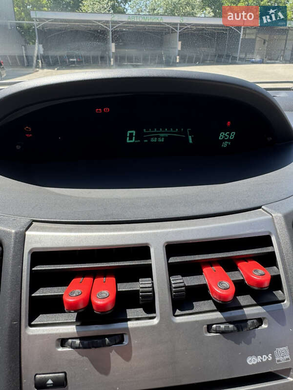 Седан Toyota Yaris 2011 в Хотине фото 12 Седан Toyota Yaris 2011 в Хотине