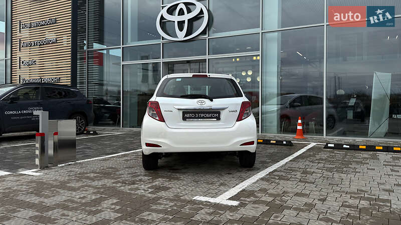 Хэтчбек Toyota Yaris 2012 в Ровно