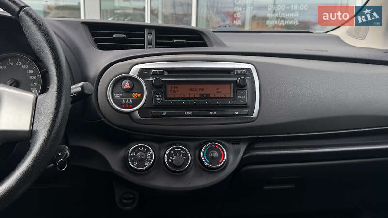 Хэтчбек Toyota Yaris 2012 в Ровно