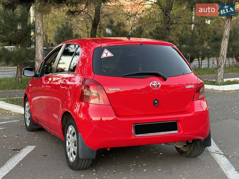 Хэтчбек Toyota Yaris 2008 в Одессе