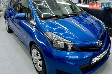 Хетчбек Toyota Yaris 2013 в Чернівцях