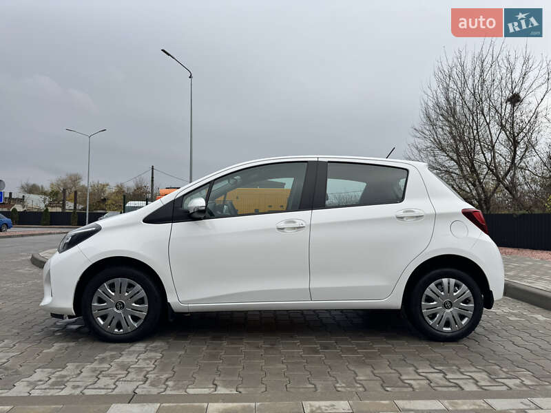 Хэтчбек Toyota Yaris 2015 в Одессе