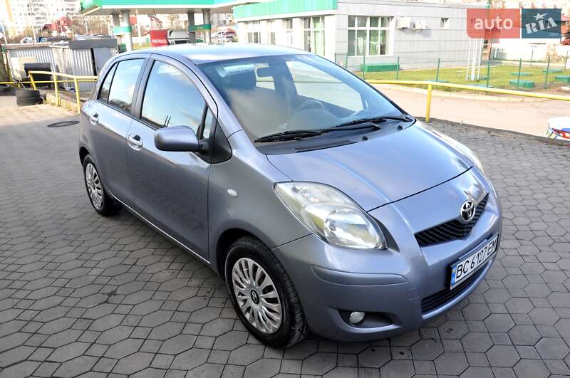 Хетчбек Toyota Yaris 2010 в Львові