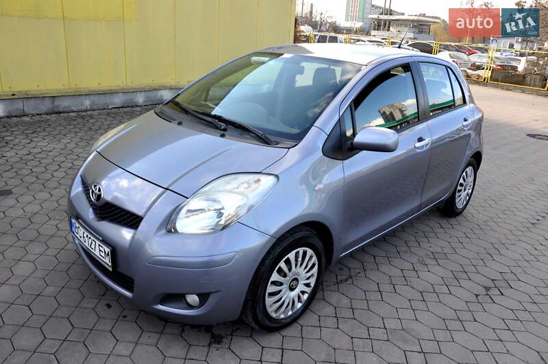 Хетчбек Toyota Yaris 2010 в Львові