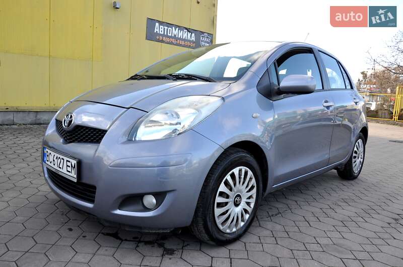 Хетчбек Toyota Yaris 2010 в Львові