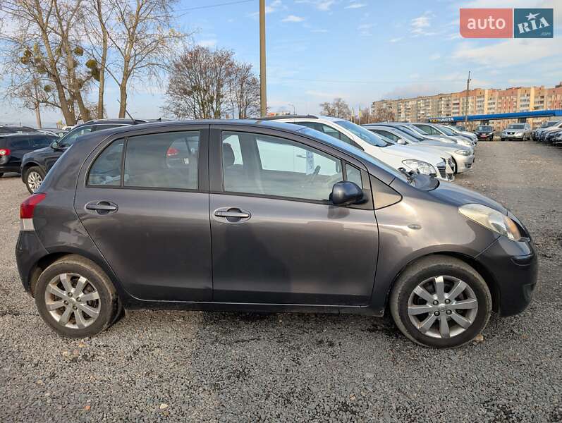 Хетчбек Toyota Yaris 2009 в Рівному