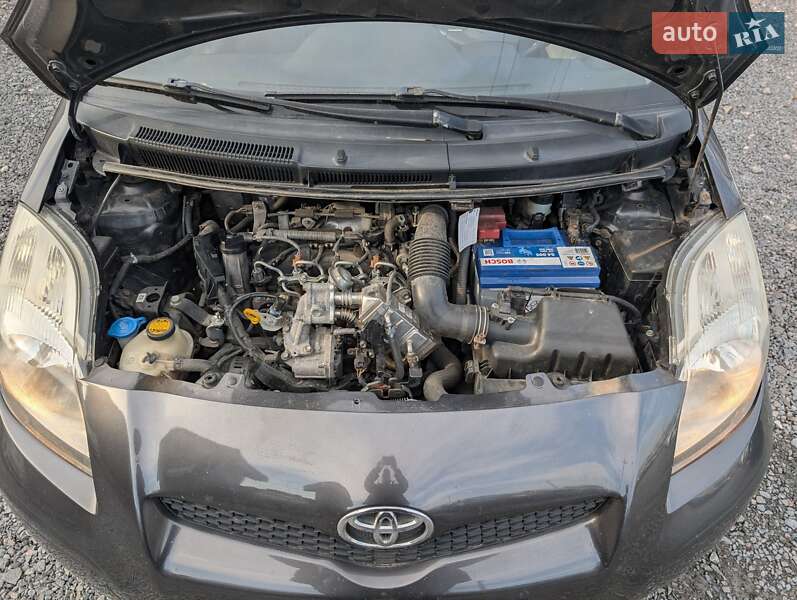 Хетчбек Toyota Yaris 2009 в Рівному