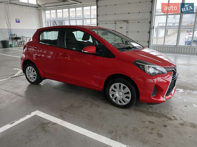 Хэтчбек Toyota Yaris 2015 в Николаеве