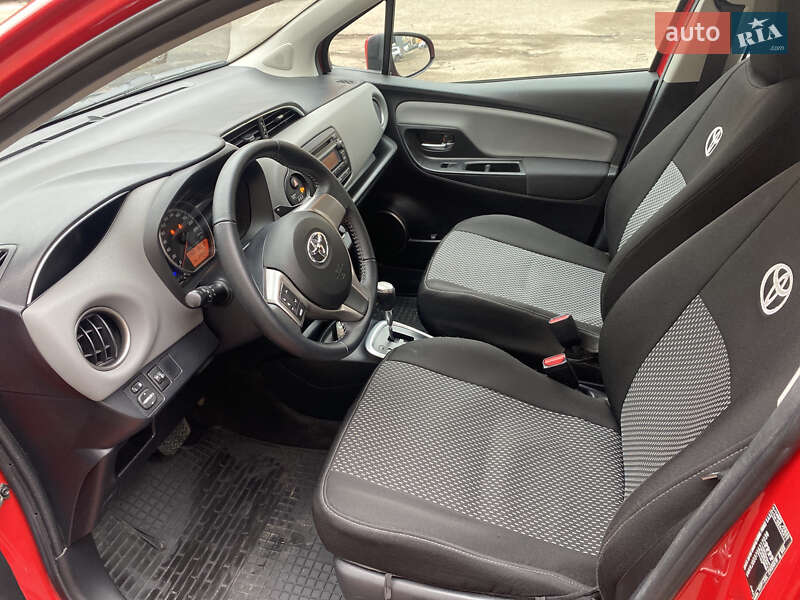 Хэтчбек Toyota Yaris 2015 в Николаеве
