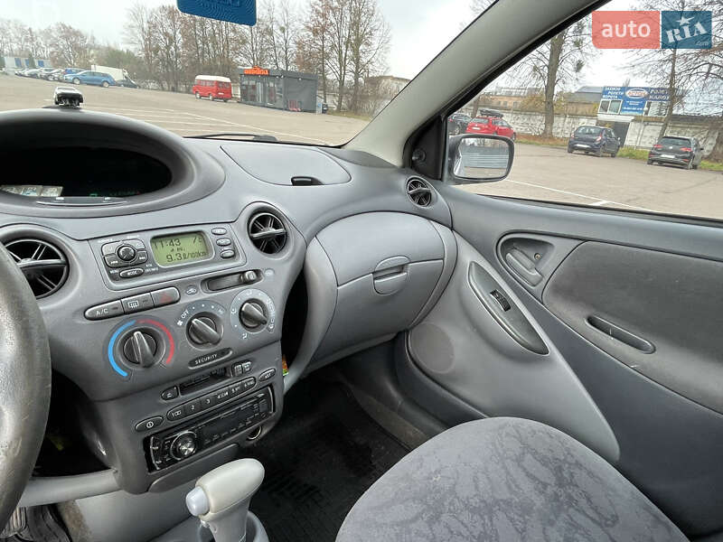 Хэтчбек Toyota Yaris 2001 в Ровно фото 16 Хэтчбек Toyota Yaris 2001 в Ровно