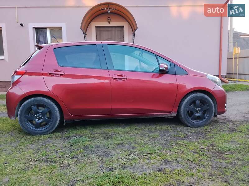 Хетчбек Toyota Yaris 2011 в Львові