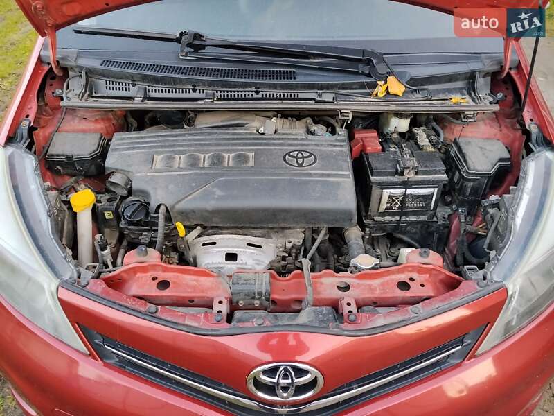 Хетчбек Toyota Yaris 2011 в Львові