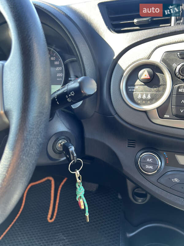 Хэтчбек Toyota Yaris 2014 в Львове фото 17 Хэтчбек Toyota Yaris 2014 в Львове