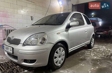 Хэтчбек Toyota Yaris 2004 в Красилове