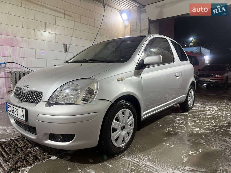 Хэтчбек Toyota Yaris 2004 в Красилове фото Хэтчбек Toyota Yaris 2004 в Красилове