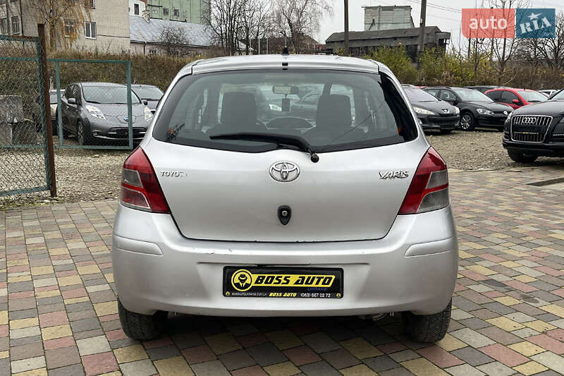 Хетчбек Toyota Yaris 2011 в Стрию фото 6 Хетчбек Toyota Yaris 2011 в Стрию