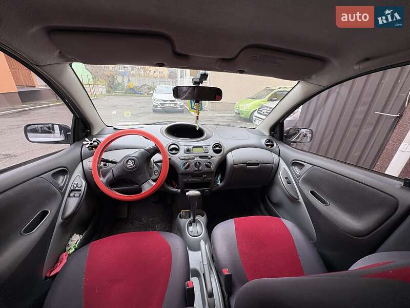 Хэтчбек Toyota Yaris 2002 в Ирпене