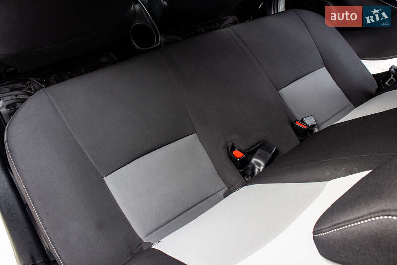 Хэтчбек Toyota Yaris 2017 в Львове фото 36 Хэтчбек Toyota Yaris 2017 в Львове
