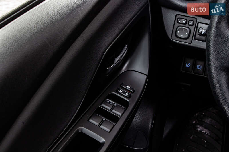 Хэтчбек Toyota Yaris 2017 в Львове фото 39 Хэтчбек Toyota Yaris 2017 в Львове