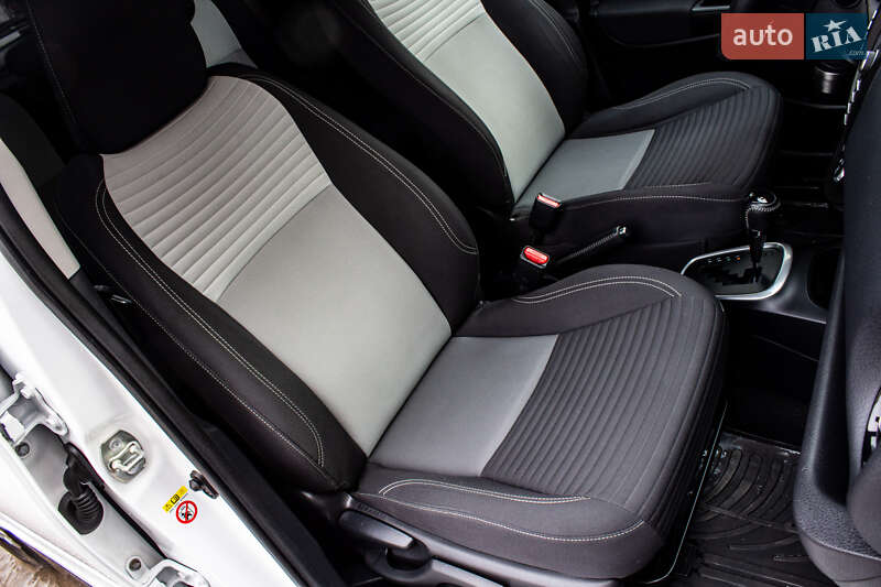 Хэтчбек Toyota Yaris 2017 в Львове фото 35 Хэтчбек Toyota Yaris 2017 в Львове