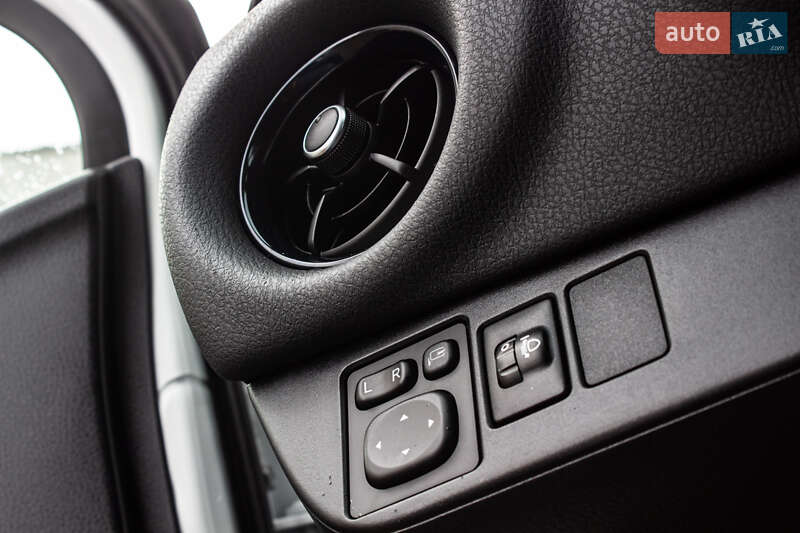 Хэтчбек Toyota Yaris 2017 в Львове фото 45 Хэтчбек Toyota Yaris 2017 в Львове