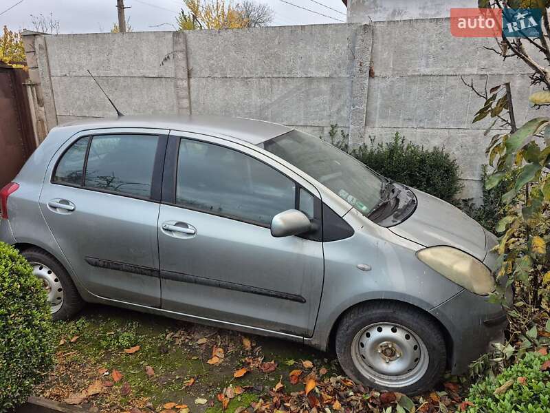 Хэтчбек Toyota Yaris 2007 в Каменском фото 4 Хэтчбек Toyota Yaris 2007 в Каменском