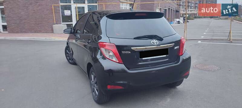 Хэтчбек Toyota Yaris 2012 в Киеве
