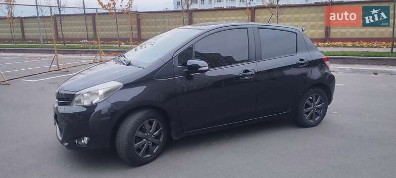 Хэтчбек Toyota Yaris 2012 в Киеве