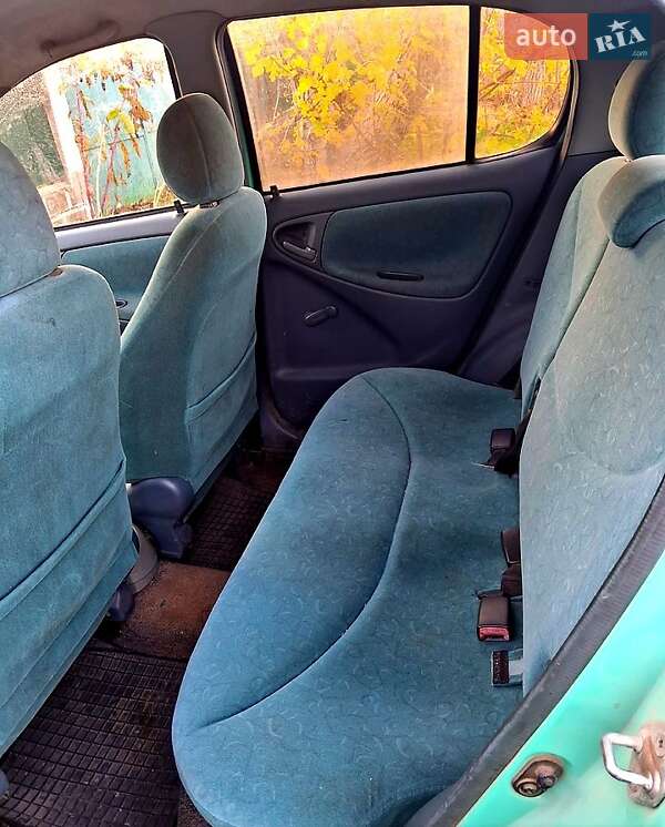 Хэтчбек Toyota Yaris 1999 в Белгороде-Днестровском