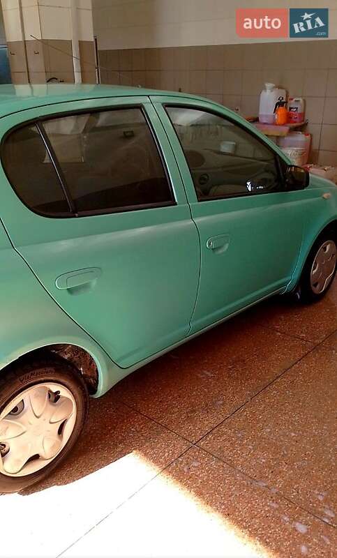 Хэтчбек Toyota Yaris 1999 в Белгороде-Днестровском