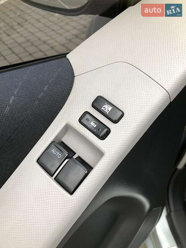 Хэтчбек Toyota Yaris 2008 в Черновцах