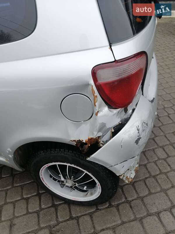 Хэтчбек Toyota Yaris 1999 в Львове