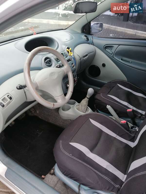Хэтчбек Toyota Yaris 1999 в Львове