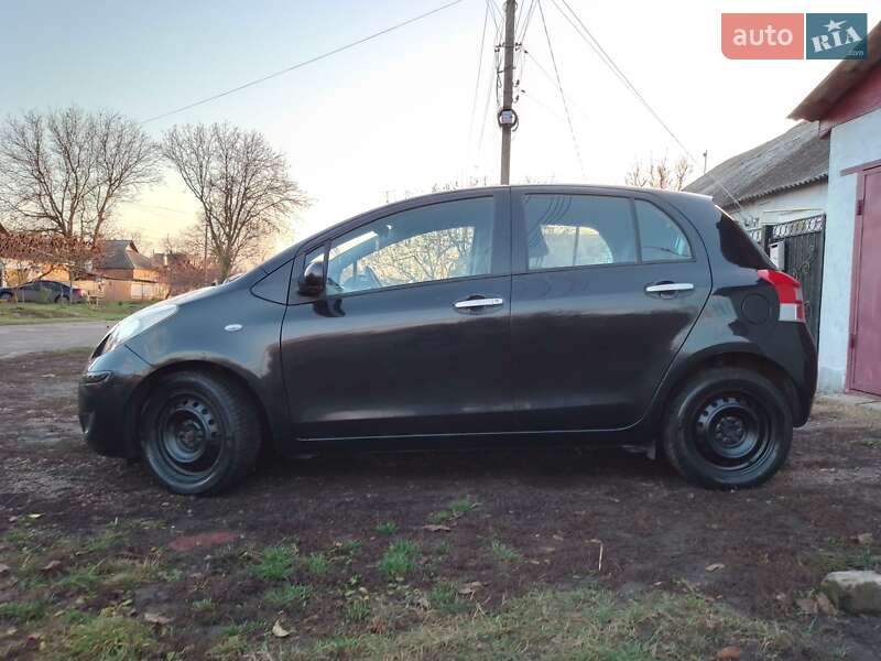 Хэтчбек Toyota Yaris 2010 в Харькове