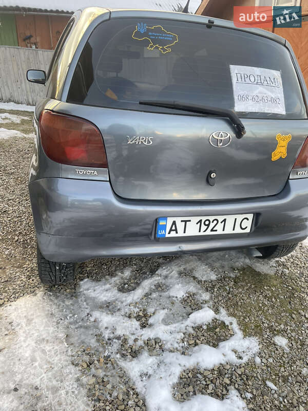 Хэтчбек Toyota Yaris 2005 в Надворной