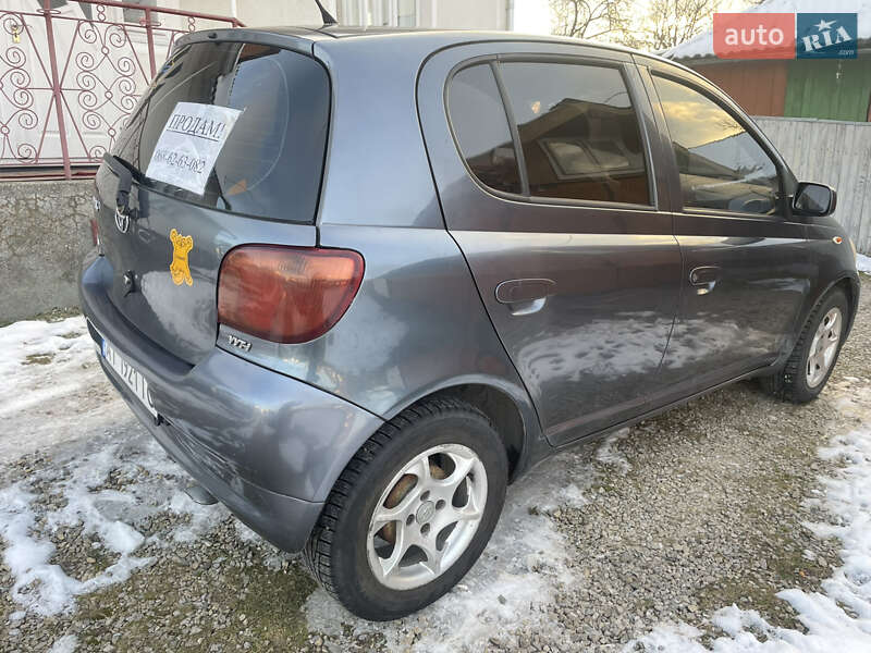 Хэтчбек Toyota Yaris 2005 в Надворной
