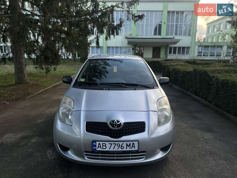 Хэтчбек Toyota Yaris 2007 в Тульчине